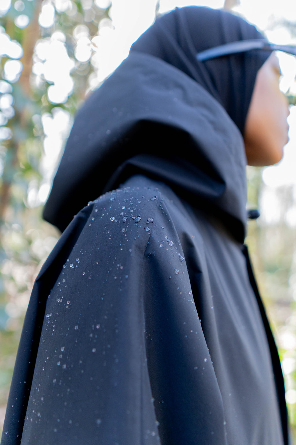 Hiwaya Rain Collection - L'Abaya qui sublime vos jours gris